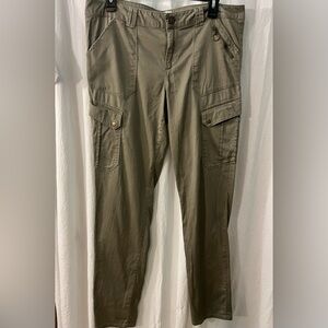 Jolt Olive Cargo Pants. Perfect condition.